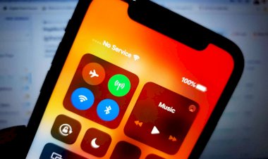 Người dùng iPhone XR khởi kiện Apple vì lỗi mất sóng