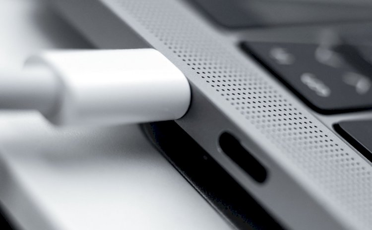 Macbook bỗng dưng bị chậm, có thể bạn đã cắm sạc nhầm cổng USB-C