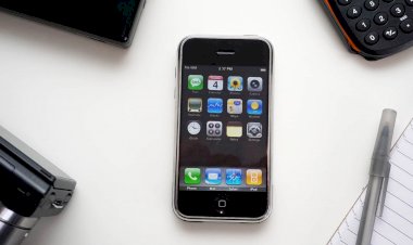 Apple định đổi tên iOS trở lại thành iPhoneOS vào sự kiện WWDC năm nay?