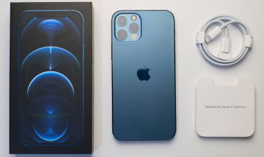 Apple đã tiết kiệm được bao nhiêu tiền khi loại bỏ củ sạc trên iPhone 12?