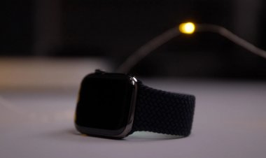 Apple phát hành watchOS 7.3.1 cho Apple Watch Series 5 và SE nhằm sửa lỗi sạc pin