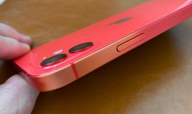 Một số máy iPhone 11 và 12 bị phai màu viền nhôm