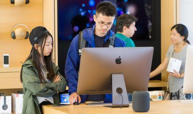 Apple Store tại Mỹ sẽ không còn yêu cầu khách hàng phải đeo khẩu trang khi vào mua sắm nữa