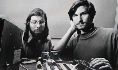 Đồng sáng lập Apple ủng hộ quyền tự sửa chữa thiết bị: "Apple cũng đi lên từ công nghệ mở"