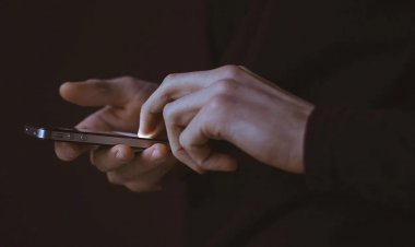 Cách tội phạm dùng iPhone để cướp tiền trong tài khoản ngân hàng mà bạn nên phòng tránh