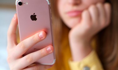 Hàng ngàn người ký đơn phản đối kế hoạch scan ảnh phát hiện lạm dụng trẻ em của Apple tại Mỹ