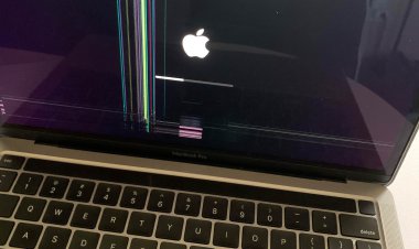 Apple bị kiện vì lỗi màn hình MacBook M1