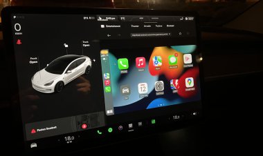 Một nhà phát triển thành công đưa Apple CarPlay lên xe Tesla