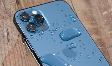 Apple bị cáo buộc công bố “sai sự thật và gây hiểu lầm” về khả năng chống thấm nước của iPhone