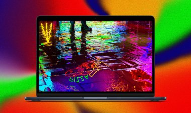 Phó Chủ tịch thiết kế của Apple chia sẻ về MacBook Air M2: màu midnight lấy cảm hứng từ đá núi lửa