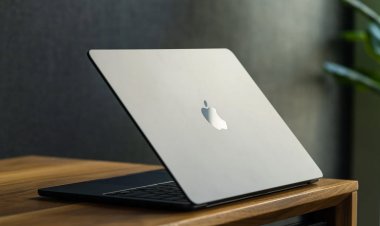 Tổng hợp review MacBook Air M2: thiết kế đẹp, hiệu năng tác vụ mạnh sẽ kém ổn định vì thiếu quạt