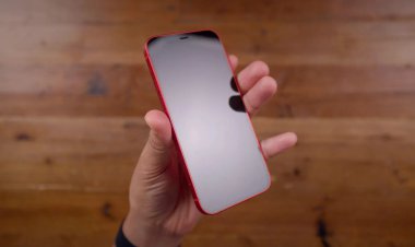 Apple tăng thời hạn sửa miễn phí lỗi loa thoại trên iPhone 12 và iPhone 12 Pro