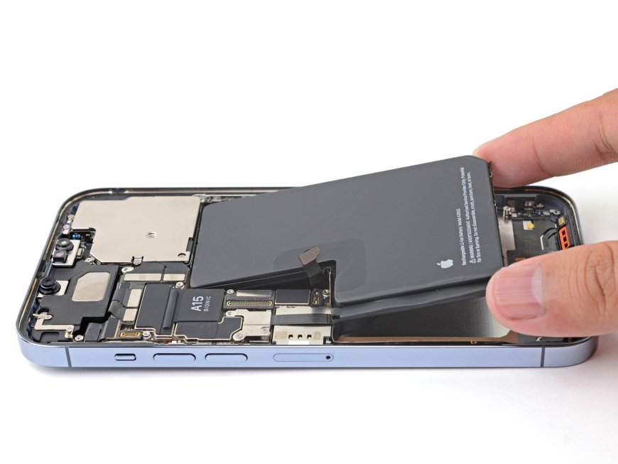 Từ tháng 3/2023, Apple sẽ tăng giá thay pin iPhone, iPad và MacBook hết bảo hành