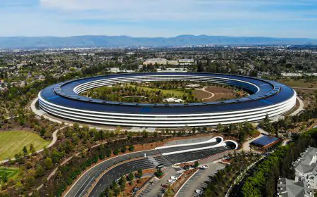 Apple chuyển 11 nhà máy phụ kiện đến VN