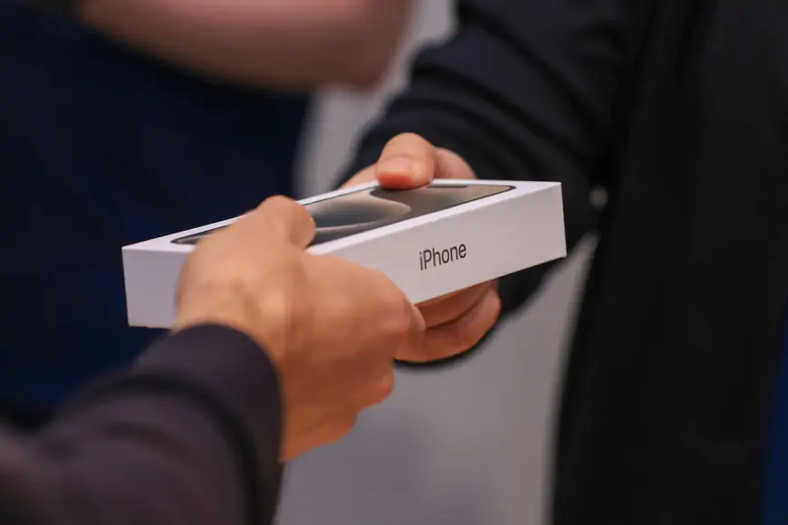Apple có thể update iOS của iPhone ngay cả khi trong hộp