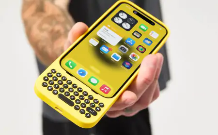 Clicks - case để "biến" iPhone 14 Pro và 15 Pro thành BlackBerry, giá từ 139 USD