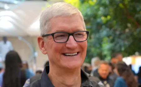 Tim Cook đến Việt Nam để gặp gỡ các nhà sáng tạo và lập trình viên