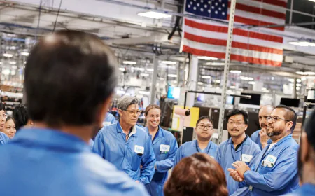 Apple đầu tư 500 tỷ USD trong 4 năm tới, mở rộng sản xuất ở Mỹ, tránh thuế suất hàng từ Trung Quốc