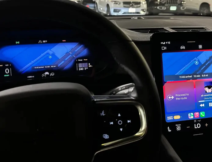 iOS 18.4 Vừa Ra Mắt Đã Khiến CarPlay "Chập Chờn", Người Dùng Than Trời!