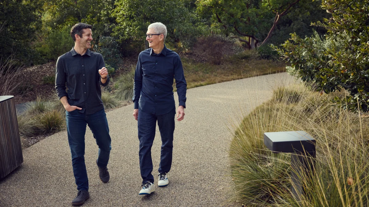 Tim Cook trở thành Chủ tịch Điều hành của Apple, John Ternus trở thành CEO của Apple