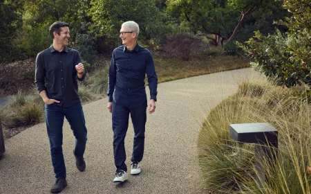 Tim Cook trở thành Chủ tịch Điều hành của Apple, John Ternus trở thành CEO của Apple