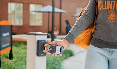 Apple hỗ trợ thẻ sinh viên trong ứng dụng Apple Wallet cho 12 trường mới.