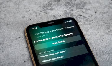 Apple có khả năng sẽ cho phép Siri chơi nhạc từ Spotify.