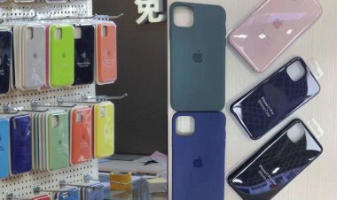 Lộ ảnh ốp lưng iPhone 11 mới: Thêm màu mới, Logo Apple được đẩy xuống chính giữa.