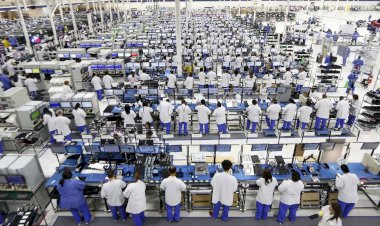 Apple và Foxconn vi phạm luật lao động ở Trung Quốc, dùng quá nhiều lao động thời vụ sản xuất iPhone.