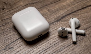 DigiTimes: Apple sẽ "tặng" Airpods trong hộp iPhone 2020 cho khách hàng.