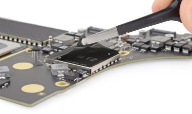 Vì chip bảo mật T2, mỗi tháng có hàng nghìn chiếc iPhone bị vứt đi lãng phí