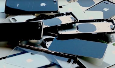 Quản lý công ty Foxconn kiếm được 43 triệu USD từ việc dựng iPhone từ linh kiện lỗi và đem bán.