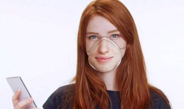 Khẩu trang N95 in mặt lên để mở khóa điện thoại