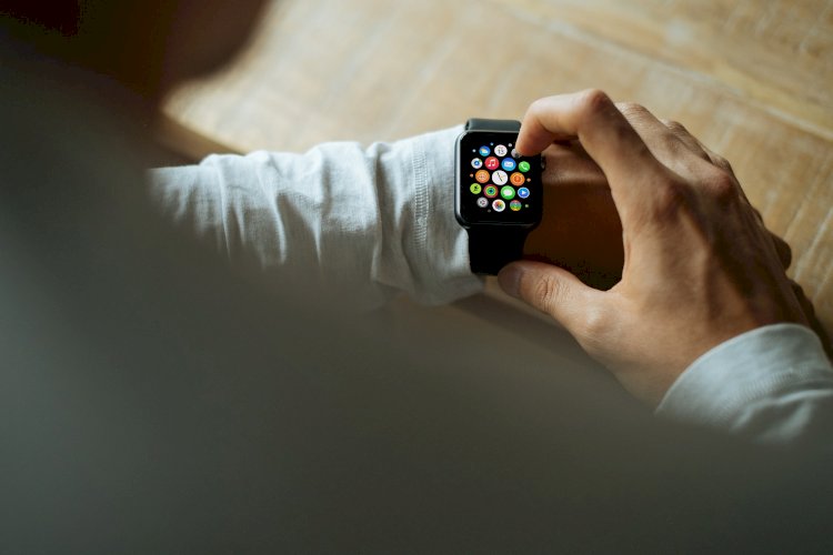 Tài liệu hướng dẫn người dùng đeo Apple Watch đúng cách