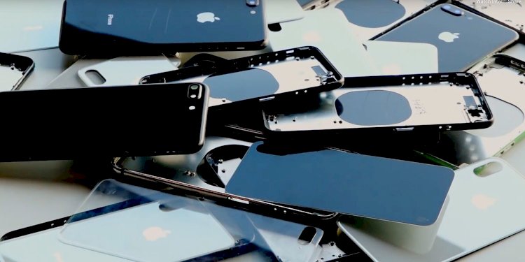 Quản lý công ty Foxconn kiếm được 43 triệu USD từ việc dựng iPhone từ linh kiện lỗi và đem bán.