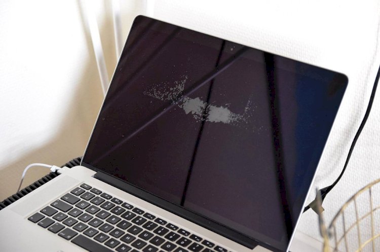 Apple vẫn còn nhận sửa miễn phí màn hình MacBook bị bong chống lóa