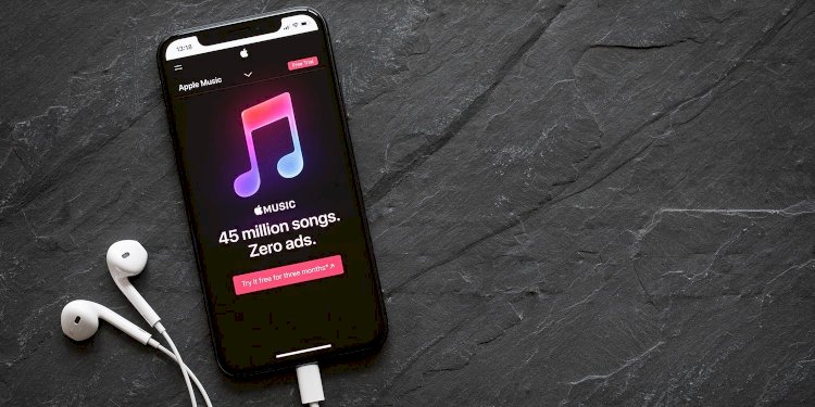Apple đưa cựu phó giám đốc Warner Music về điều hành Apple Music